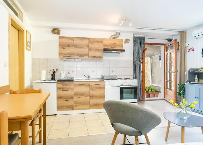 With Wifi - 7596 Apartment