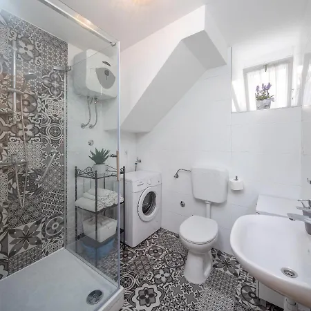 With Wifi - 7596 شقة